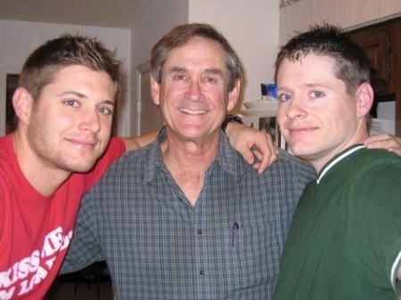  Joshua Ackles With His Dad, Alan Roger Ackles (Middle), and Brother, Jensen Ackles (Left)
